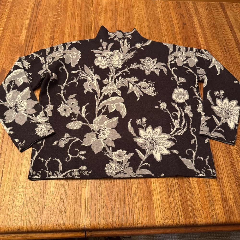 Like new women’s Cynthia Rowley mock turtleneck sweater, size extra large